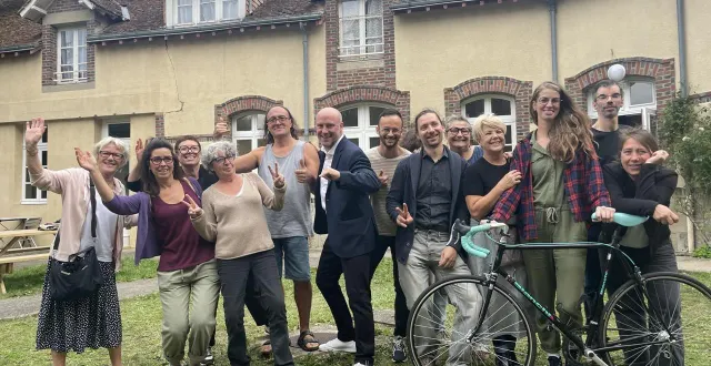 photo  derrière ce grand projet de l’abri’cyclette, une trentaine de bénévoles qui ont donné de leur temps sans compter.  &copy;  ouest-france 
