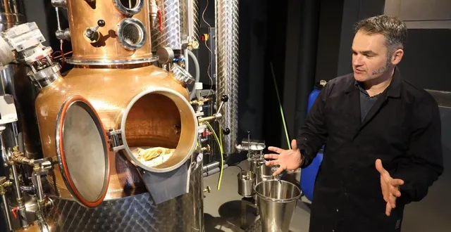 photo  emmanuel viton, patron de la distillerie du sonneur.  &copy;  archives ouest-france 