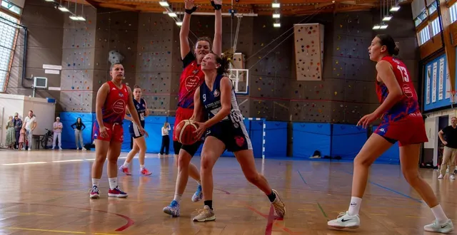 photo  coulaines n’a pas pu rivaliser avec nantes pour la première journée de nationale 3.  &copy;  le maine libre 