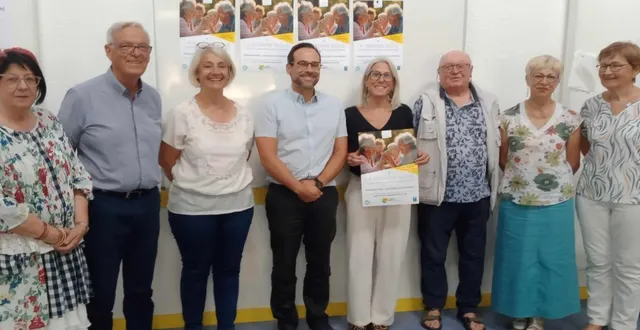 photo  entourant le maire dominique bréjeon, l’adjointe à l’action sociale et aux solidarités isabelle raimbault, le directeur du village pierre-rabhi mickaël crémont et la référente au vpr du secteur aînés magali ganne, les quatre membres du collectif des aînés qui ont participé à la programmation de la semaine bleue.  &copy;  ouest-france 