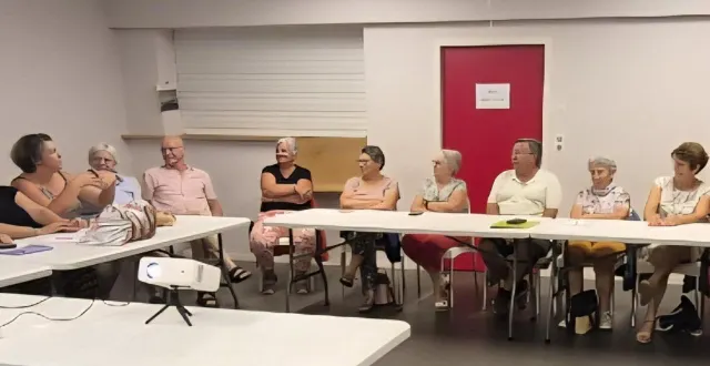 photo  le bureau de l’association la coulanaise à pied d’œuvre.  &copy;  ouest-france 