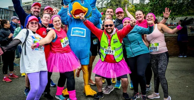 photo  entre amis, entre collègues, le 10 km le maine libre est chaque année un moment à partager dans la joie.  &copy;  photo le maine libre - yvon loué 