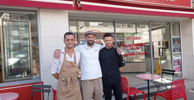 photo  jonathan edon entouré de brain (responsable de la vente, à gauche) et yanis (responsable pâtisserie). manquent sur la photo : véronique, clara, olivia, sandra, luna et benjamin).  &copy;  ouest-france 