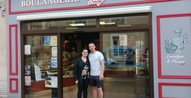 photo  laurelyne rocheteau et florian giraudeau devant la boulangerie.  &copy;  archives ouest-france 