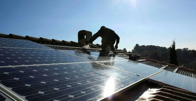photo  enercoop lance au plan national un appel de fonds de 6 millions d’euros et espère, dans les pays de la loire, atteindre 300 000 € pour poursuivre le développement de son modèle énergétique ancré dans les territoires.  &copy;  archives fotolia 