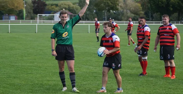 photo  les joueurs du vsf rugby ont eu le ballon la majeure partie du temps.  &copy;  vsf rugby 