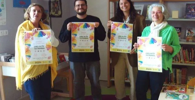 photo  virginie guichard, maire, mathieu d’ansela, bibliothécaire ccvha, clémence bourrigault, coordinatrice culturelle de l’échappée belle, géraldine pirois, bibliothécaire bénévole, proposent un après-midi familial autour du livre, le dimanche 5 octobre, à saint-augustin-des-bois.  &copy;  co 