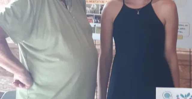 photo  yves bouchet, coprésident de l’amap en compagnie de flore allaès, administrative.  &copy;  co 