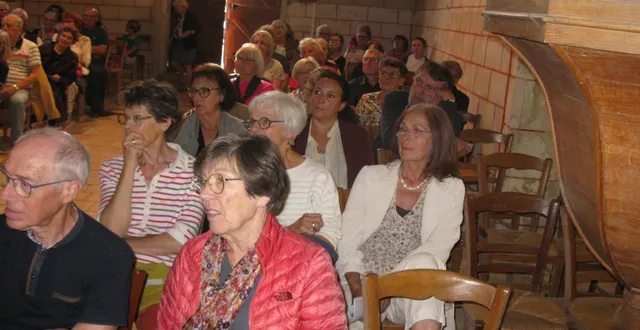 photo  dimanche, l’association culturelle intercommunale, en collaboration avec la maison d’école natale de l’écrivain catherine paysan, proposait dans la petite église notre-dame d’aulaines, un concert de musique baroque avec l’ensemble oblivion soave intitulé « le doux murmure des anges ». l’ensemble a interprété des œuvres de compositeurs incontournables tels, john dowland, henri purcell, georges friedrich, agrémentés de morceaux empruntés aux meilleurs musiciens français de la cour du roi louis xiv et de jean-baptiste lully.  &copy;  ouest-france 