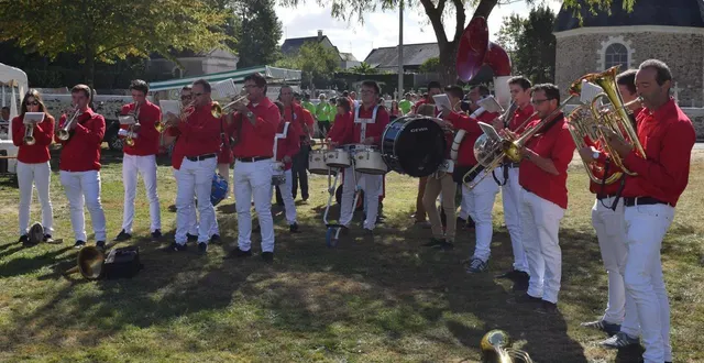 photo  la fanfare de laigné (mayenne) était venu égayer la journée en 2016.  &copy;  archives ouest-france 
