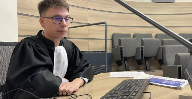 photo  l’avocat général lucas schiano de colella a requis ce mardi 23 septembre 2025 une peine de trente ans de réclusion criminelle contre cyril aouni, 33 ans, jugé devant la cour d’assises de l’orne pour viol et tentative de féminicide sur son ex-compagne en avril 2021 à alençon.  &copy;  ouest-france 