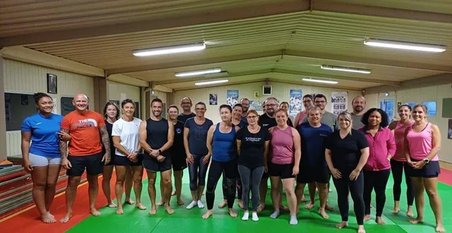 photo  les sportifs rassemblés, avec nicolas sadouet (deuxième en partant de la gauche).  &copy;  co 