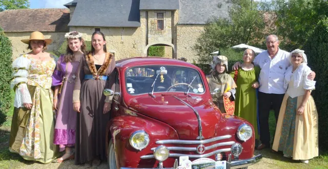 photo précigné. vieilles pierres et belles mécaniques au manoir  &copy;  le maine libre 