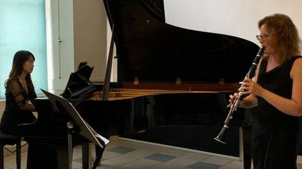 photo  en duo ou en trio, le groupe iris s’est produit devant une salle pleine.  &copy;  le maine libre 