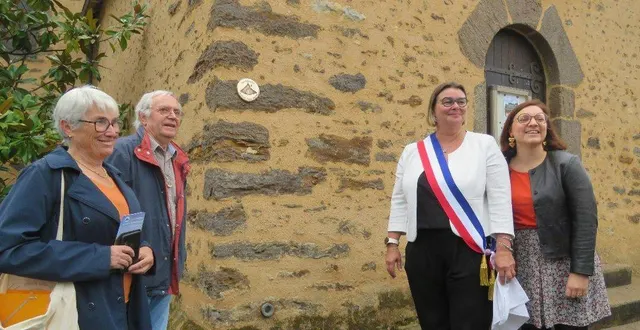 photo  le clou a pris place sur l’église.  &copy;  ouest-france 