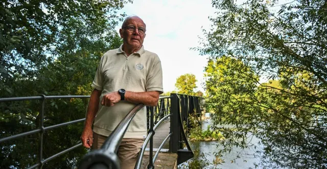 photo  neuville-sur-sarthe, lundi 22 septembre 2025. « la sarthe, pour moi, c’est au-dessus de tout », dit roger legeay.  &copy;  le maine libre – denis lambert 