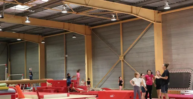 photo  les entraînements du club sablé gymnastique ont commencé la première semaine de septembre dans de nouveaux locaux, situé dans la zone artisanale du pont à sablé-sur-sarthe.  &copy;  ouest-france 