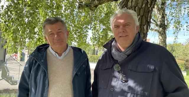 photo  pascal lelièvre, à gauche, avec son adjoint frédéric top, qui le suit dans la prochaine campagne des élections municipales de 2026.  &copy;  le maine libre 