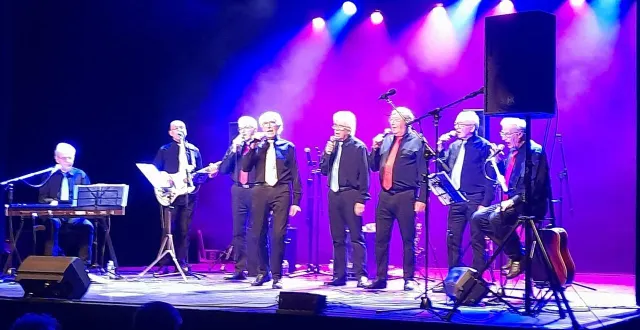 photo  les compagnons de la tourlandry sur la scène du cube, dimanche21 septembre.  &copy;  co 