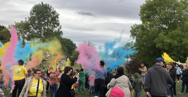 photo  le premier village des défis colorés a réuni plus de 150 personnes, mercredi 24 septembre 2025, à argentan.  &copy;  ouest-france 