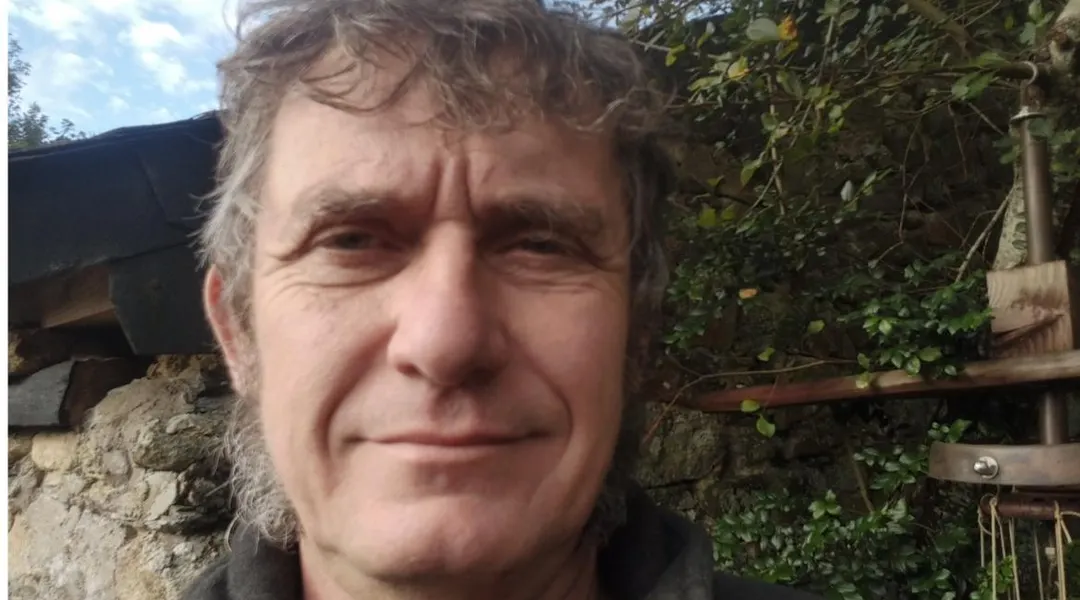 Cooperative carpentry