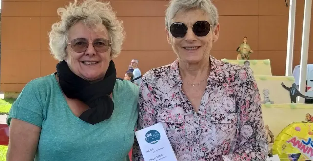 photo  brigitte fleurat, animatrice du club bd, et martine moreau, présidente de lire à arnage.  &copy;  ouest-france 