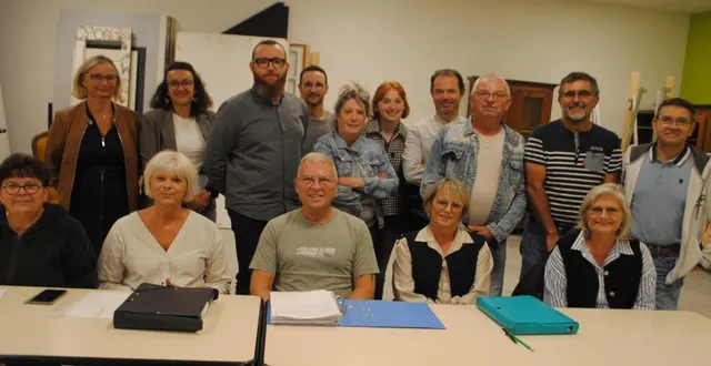 photo  en présence de laëtitia leroux et de véronique guillet,de la municipalité, la troupe atoucoeur a tenu son assemblée générale, mardi 16 septembre.  &copy;  co 