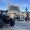 photo devant la préfecture de l’orne, quinze agriculteurs de la fdsea manifestent contre l’accord mercosur.