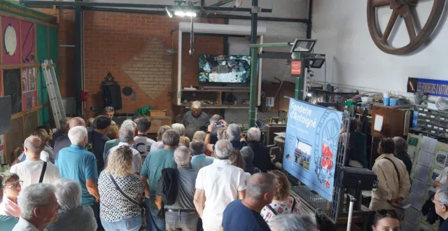 photo  samedi et dimanche, la foule s’est déplacée à la fonderie d’antoigné, musée retraçant l’histoire de l’usine chappée, lors des journées européennes du patrimoine. les visiteurs ont pu apprécier l’atelier de fonderie, où les membres de l’association des fondeurs ont réalisé et coulé des médailles pour l’occasion.  &copy;  ouest-france 