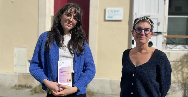 photo  ludivine perrière (à droite) et marine ginguené (à gauche) du cidff 72.  &copy;  le maine libre 