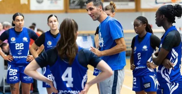 photo  nadji et saumur ont un compteur à débloquer.  &copy;  regine lemarchand 