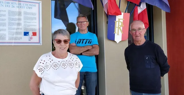 photo  annie desoeuvre-dujardin, deuxième adjointe ; jacky alleau, maire et gilbert guérin, premier adjoint, en 2020 au moment de la réélection.  &copy;  ouest-france 