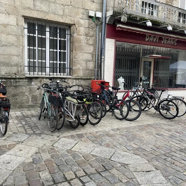 photo les jours de marché, il est parfois difficile de trouver où garer son vélo.  ©  ouest-france