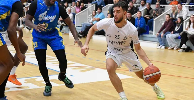 photo  eliot thillier a été le meilleur marqueur de la soirée avec son coéquipier darwin davis. mais cela n’a pas suffi contre poissy.  &copy;  jocelyne régent 