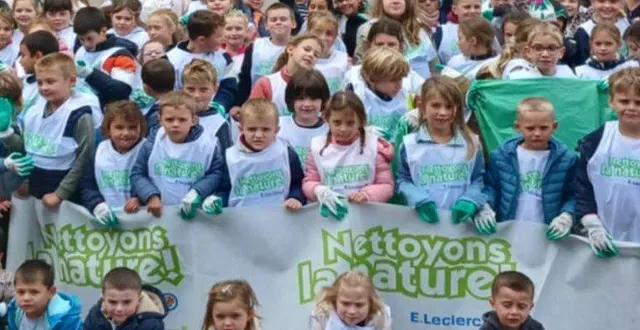 photo  hormis les enfants de la petite section de maternelle, tous les écoliers ont été mobilisés sur l’opération.  &copy;  ouest-france 