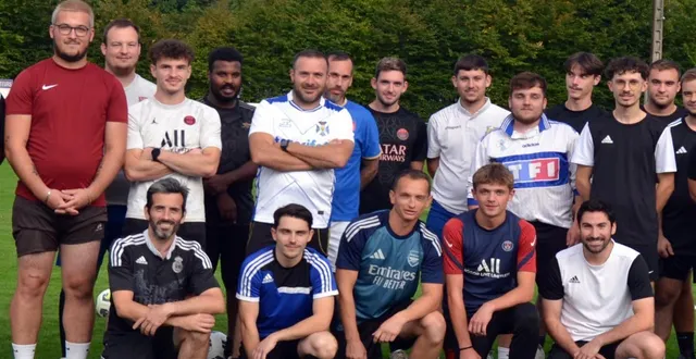 photo  le dernier entraînement avec les coachs et le président.  &copy;  le maine libre 
