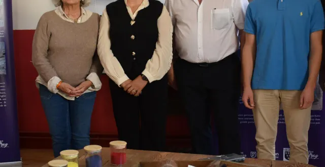 photo  claire péchabrier, adjointe à la culture, farida mafray, entreprise partenaire via la fondation le mans université, gérard galpin maire et etienne leveau auteur de l’exposition.  &copy;  le maine libre 