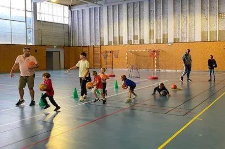 photo  ils étaient une dizaine au gymnase pour la première cession d’entraînement de l’année  &copy;  le maine libre. 