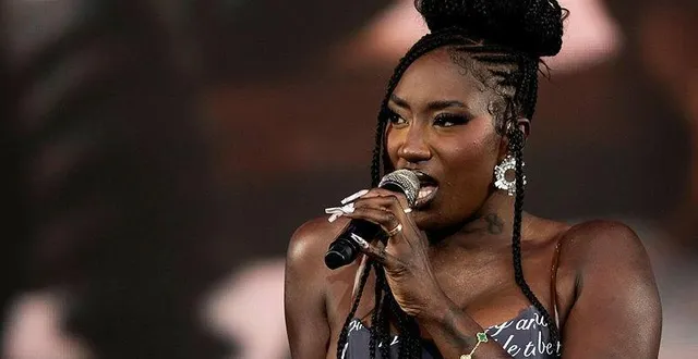 photo  la chanteuse aya nakamura, ici en 2023 aux vieilles charrues, sera sur la scène du tour vibration, samedi 27 septembre au mans.  &copy;  archives guillaume saligot/ ouest-france 