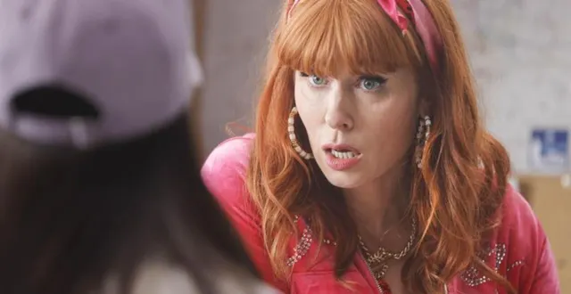 photo  « hpi » avec audrey fleurot dans le rôle de l’ébouriffante morgane alavaro.  &copy;  philippe leroux, septembre productions, itinéraires productions, tf1 