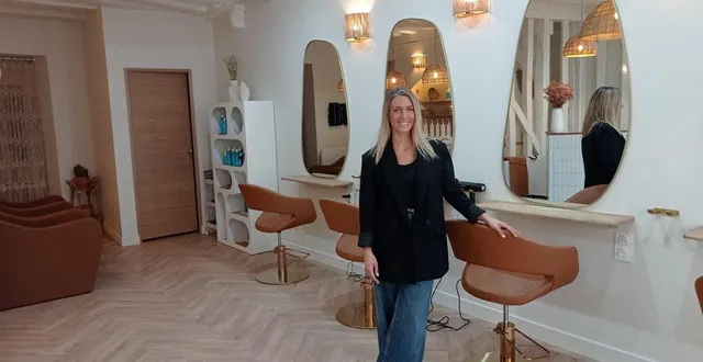 photo  jordane leudière dans son salon entièrement conçu par ses soins, comme un écrin chaleureux.  &copy;  ouest-france 