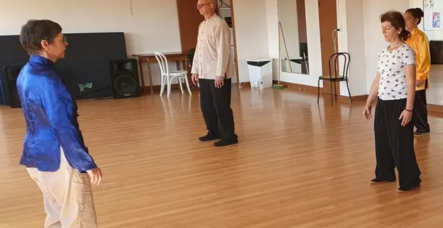 photo  à gauche, en bleu, brigitte harrouet.  &copy;  co 