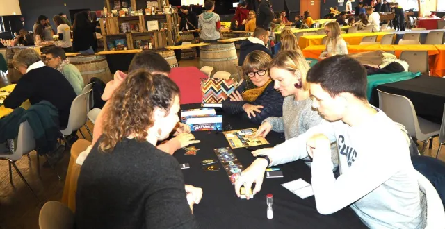 photo  chaque année depuis 20 ans, festi’jeux connaît un beau succès. pour préparer l’édition 2025, qui aura lieu en novembre prochain, le centre social aicla fait appel à bénévoles.  &copy;  co 