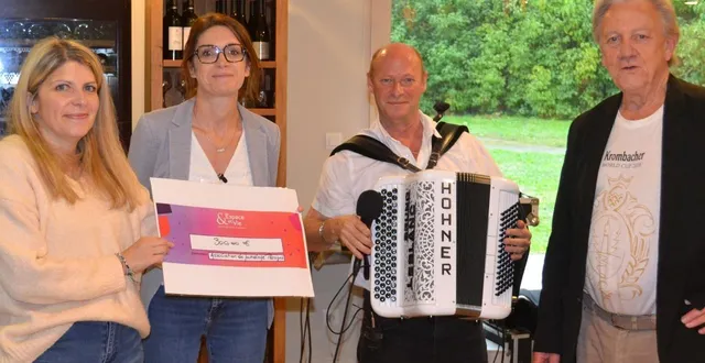 photo  une jolie somme pour le comité de jumelage.    &copy;  le maine libre 