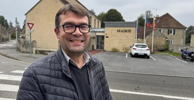 photo  fabrice drieu, 46 ans, déclare sa candidature aux élections municipales de colombiers, où il est déjà conseiller et président du sivos.  &copy;  ouest-france 