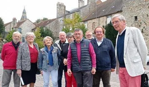 photo  les membres de la commission du salon des arts du lions club du domfrontais venus évoquer la 23e édition de l’événement.  &copy;  ouest-france 