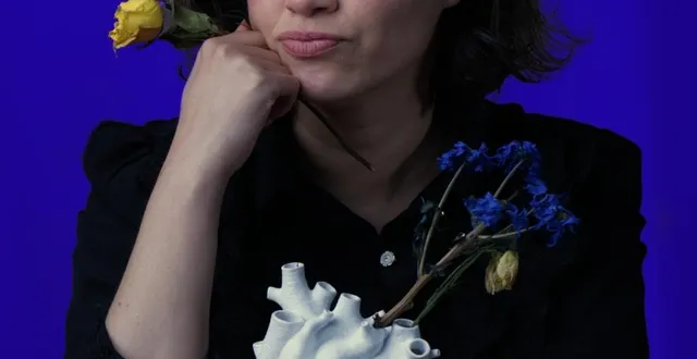 photo  lola baï, artiste, autrice compositrice, interprète des chansons pop françaises.  &copy;  ouest-france 