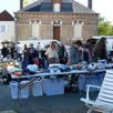 photo  près de l’église, c’était aussi l’effervescence, avec de nombreux stands installés. 