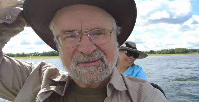 photo  partis du mont gerbier-de-jonc, jean charbonneau et son épouse dong wei ont suivi le fleuve pas à pas.  &copy;  co 