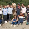 photo une des classes de 6e à la découverte de l’équitation.